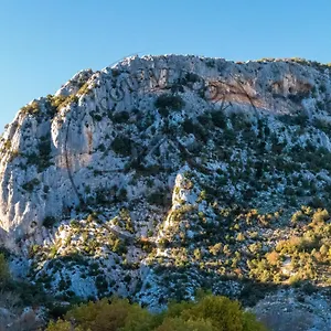https://ct-verdon.fr-provencehotel.com